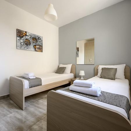 F11 Room 2, Private Room Two Single Beds Shared Bathroom In Shared Flat Msida Εξωτερικό φωτογραφία