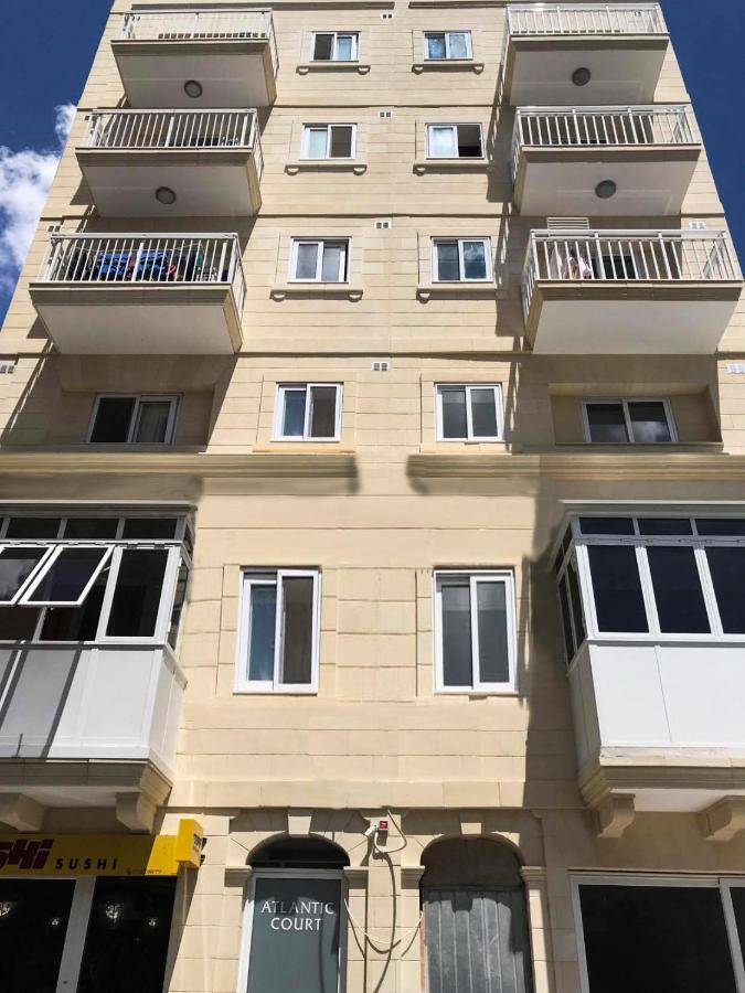 F11 Room 2, Private Room Two Single Beds Shared Bathroom In Shared Flat Msida Εξωτερικό φωτογραφία