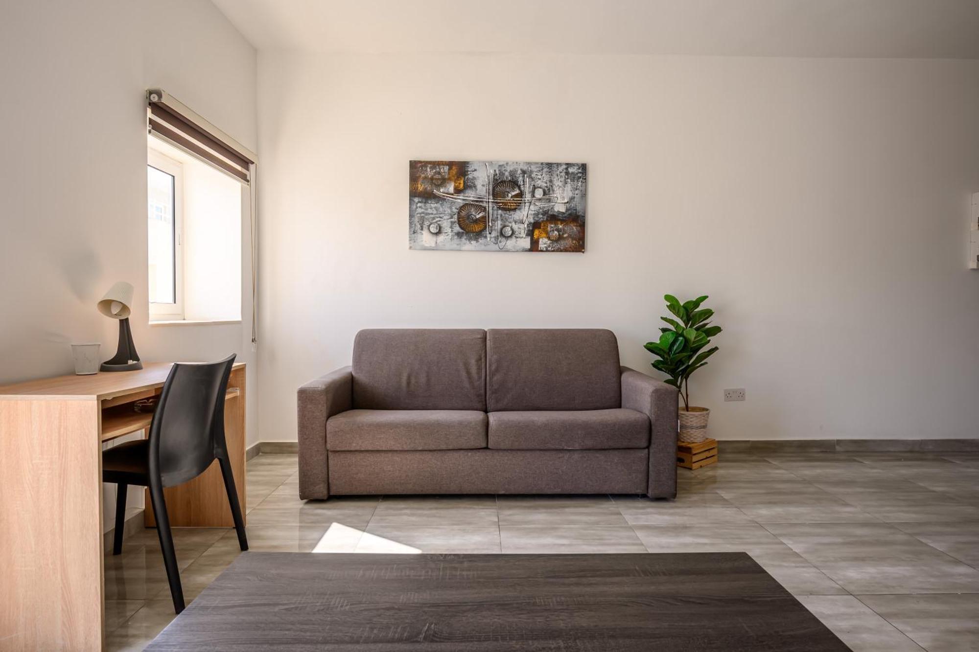 F11 Room 2, Private Room Two Single Beds Shared Bathroom In Shared Flat Msida Εξωτερικό φωτογραφία
