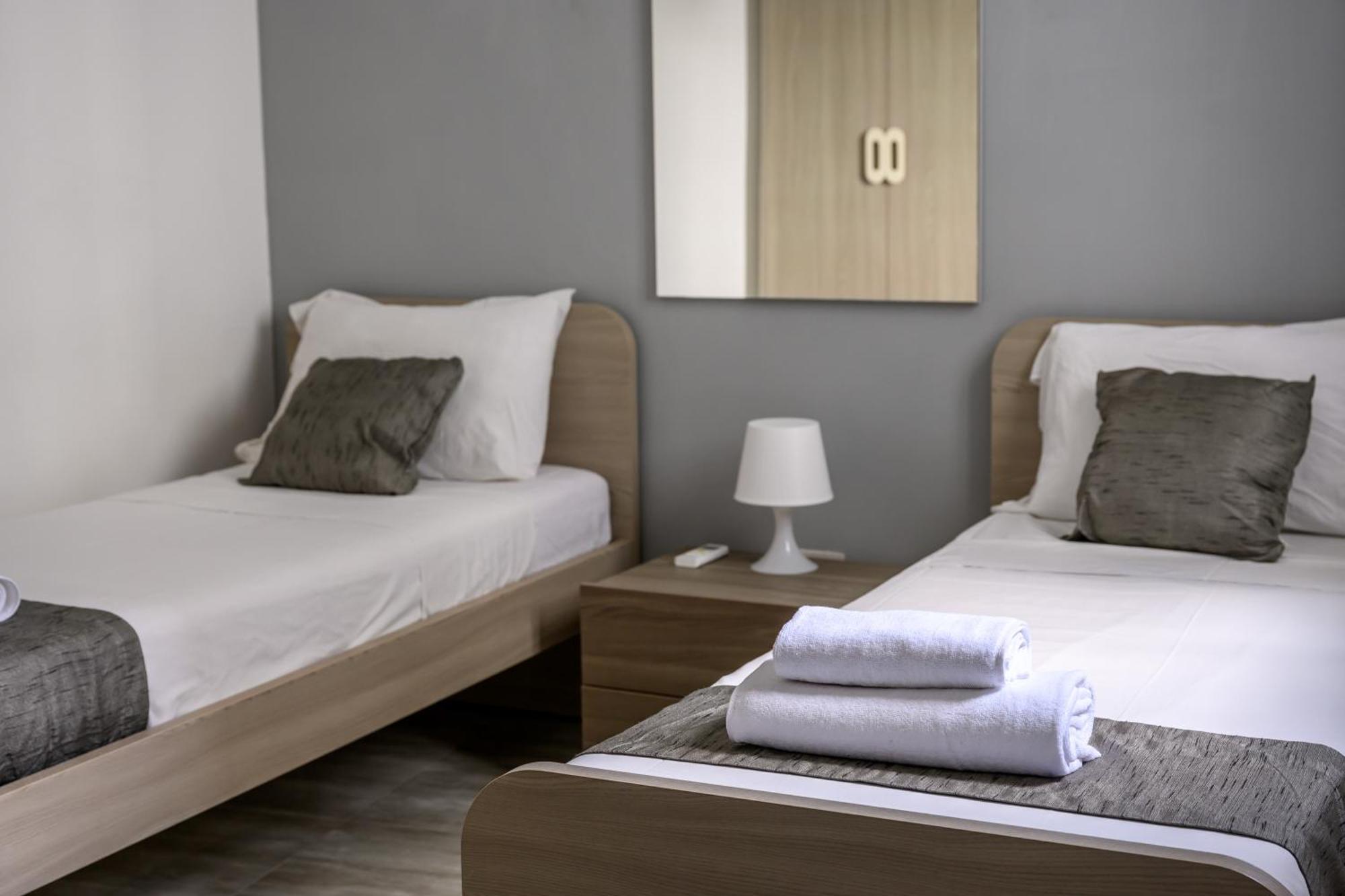 F11 Room 2, Private Room Two Single Beds Shared Bathroom In Shared Flat Msida Εξωτερικό φωτογραφία